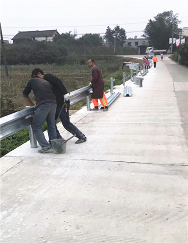 波形護欄安裝